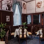 酒店 Palace