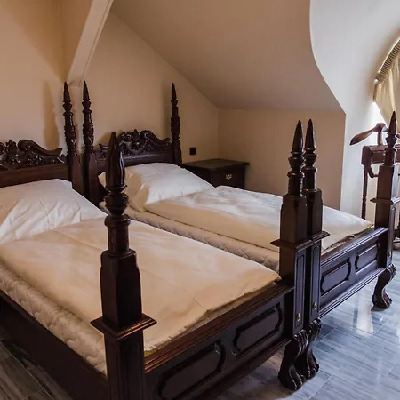 Palace 4*
