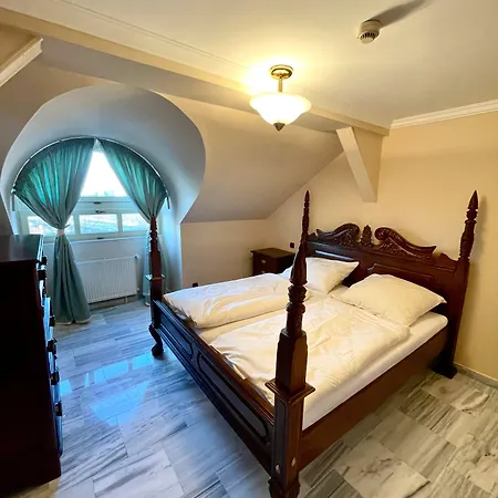 Hotel Palace